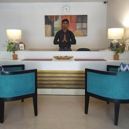 Inde Hotel Vista Woods Huda City Centre, Ґурґаон Екстер'єр фото