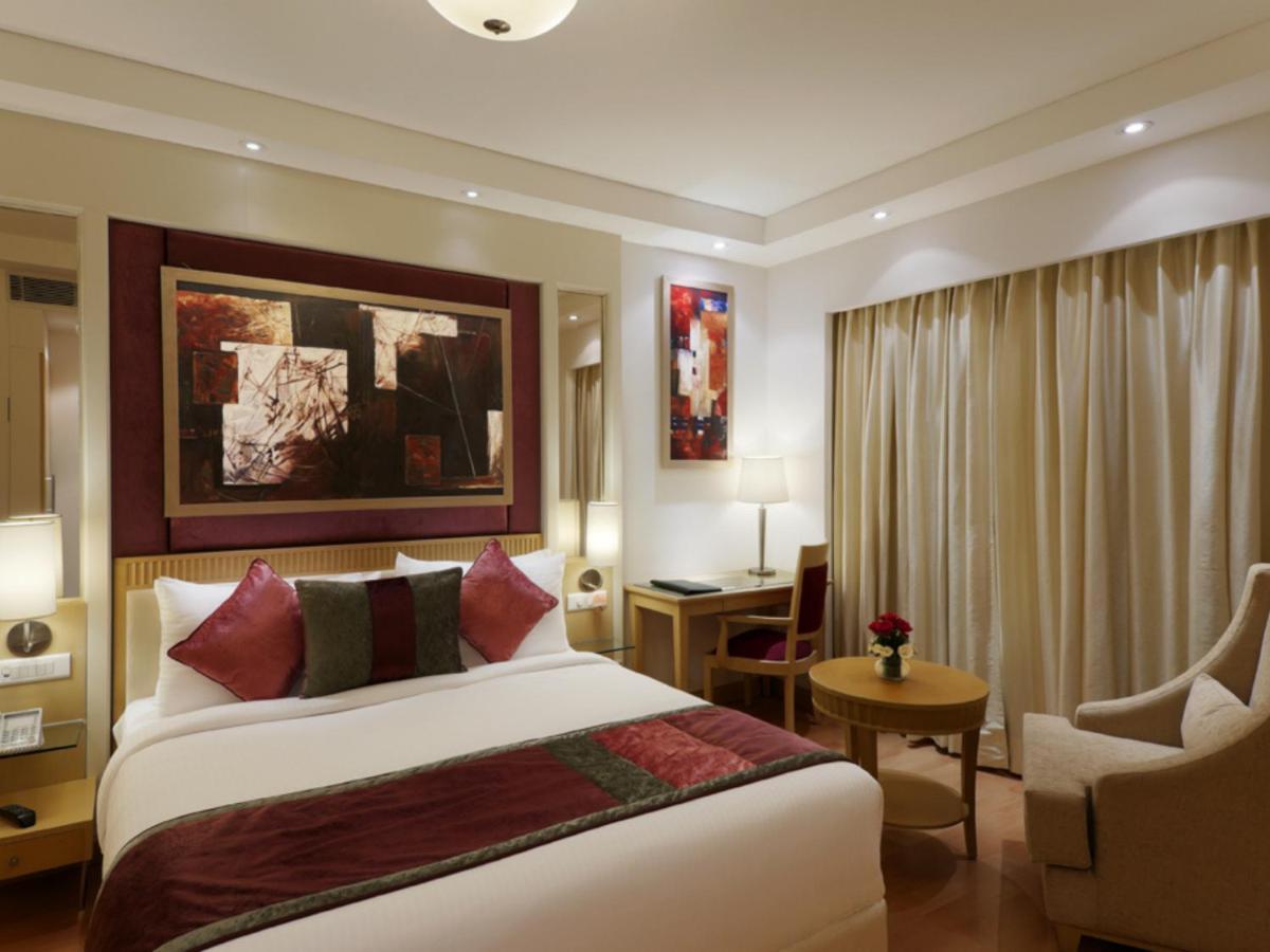 Inde Hotel Vista Woods Huda City Centre, Ґурґаон Екстер'єр фото