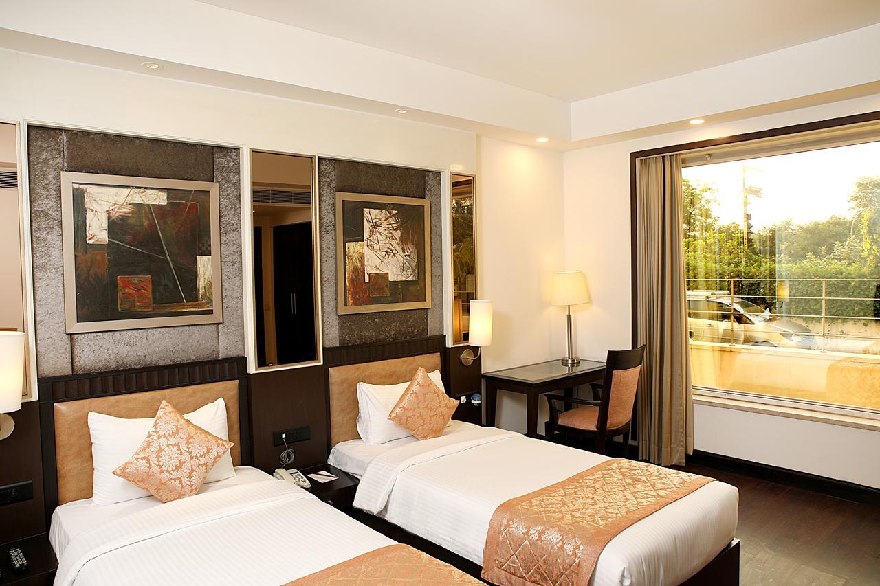Inde Hotel Vista Woods Huda City Centre, Ґурґаон Екстер'єр фото