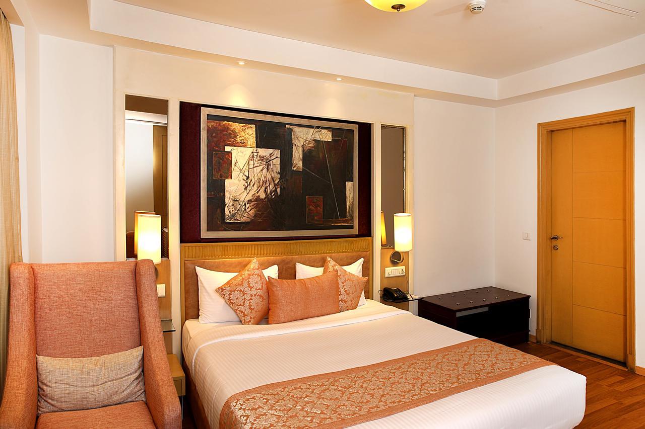 Inde Hotel Vista Woods Huda City Centre, Ґурґаон Екстер'єр фото